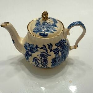 EUC Rare Authentic Vintage Sadler Blue and White Teapot with Gold Detailing